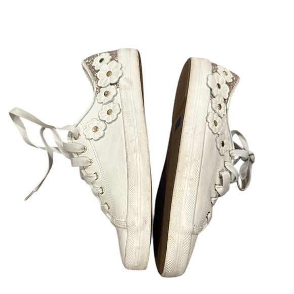 KATE SPADE KEDS COLLAB WHITE SEQUINED FLORAL APPLIQUÉ  DETAIL LACEUP SNEAKERS 9 - Picture 5 of 11